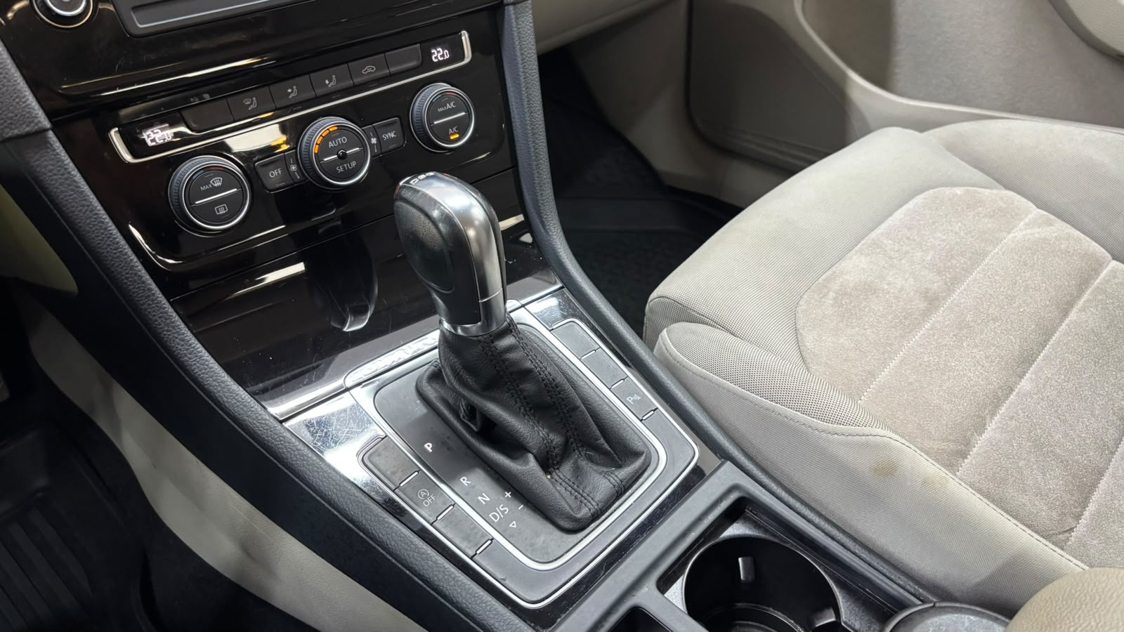VOLKSWAGEN GOLF 11